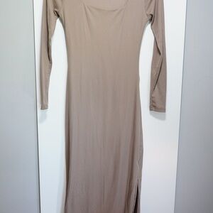LONG SLEEVE DRESS